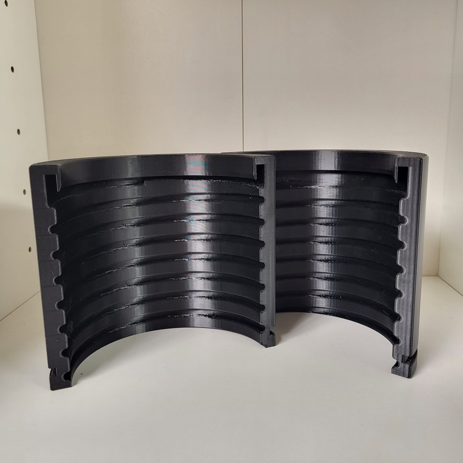 Pièces haute performance en PEEK imprimées en 3D par TH Industries, finition rainurée de précision